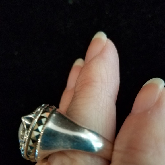 925 Mother of Pearl ring oval shape lovely setting - Picture 2 of 4